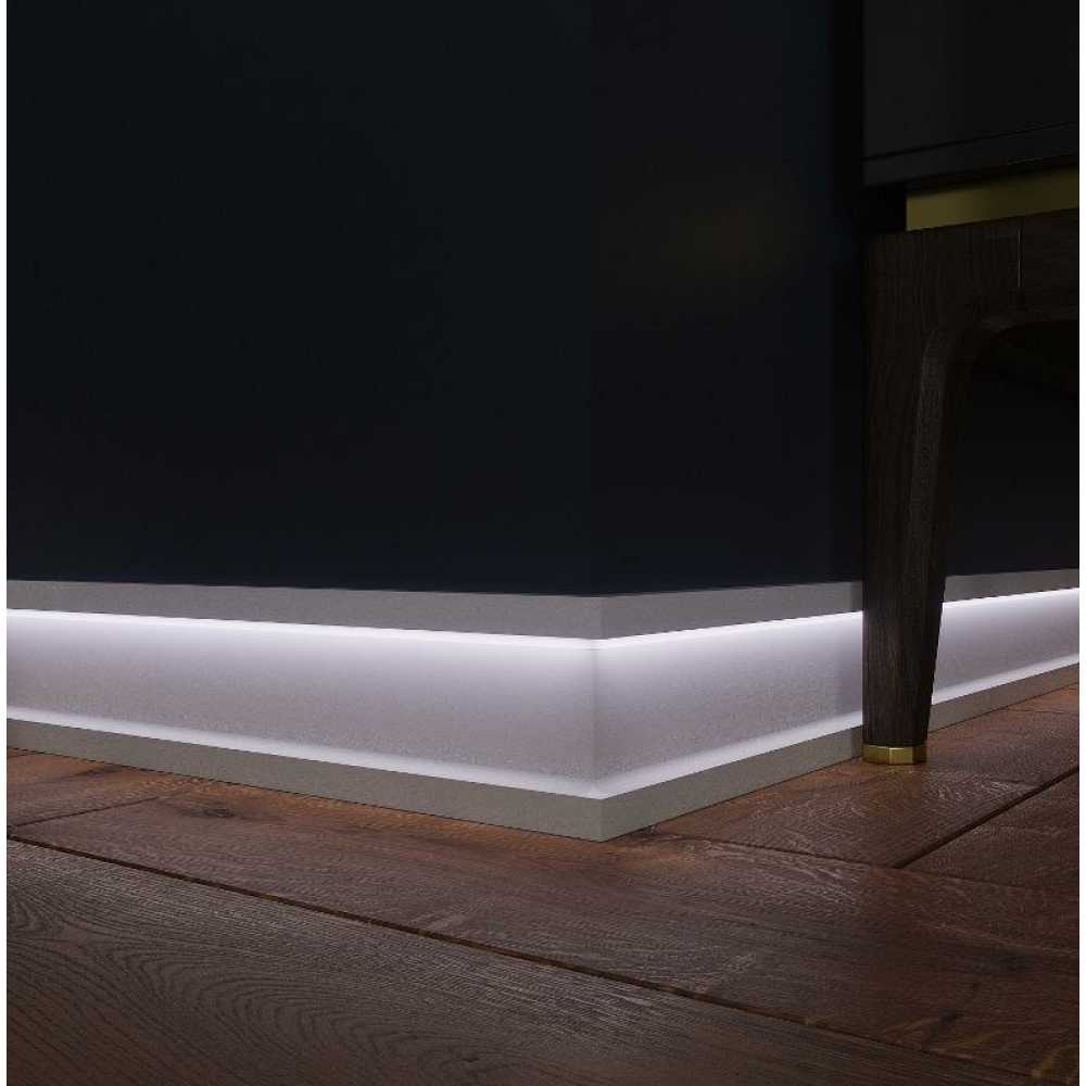 Фото Плинтус напольный с подсветкой LED Evrowood PN 104 Белый, крашеный  (100*16*2000)