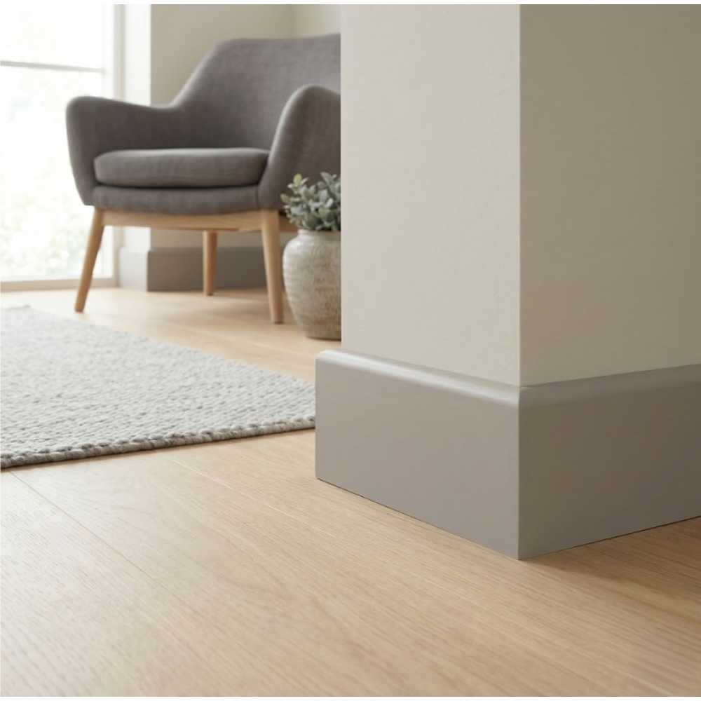 Фото Плинтус QUART вспененный ПВХ QUART, Светло-серый 7040 (80*26.5*2200)